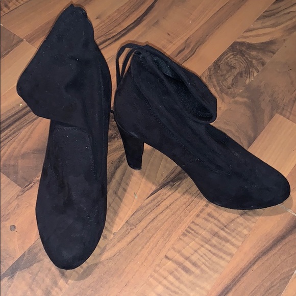 Ankle booties - Picture 2 of 5